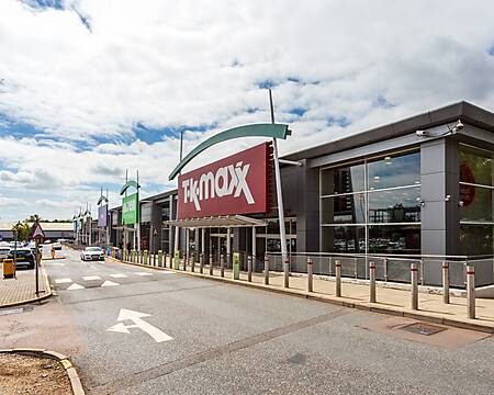 Pipps Hill Retail Park